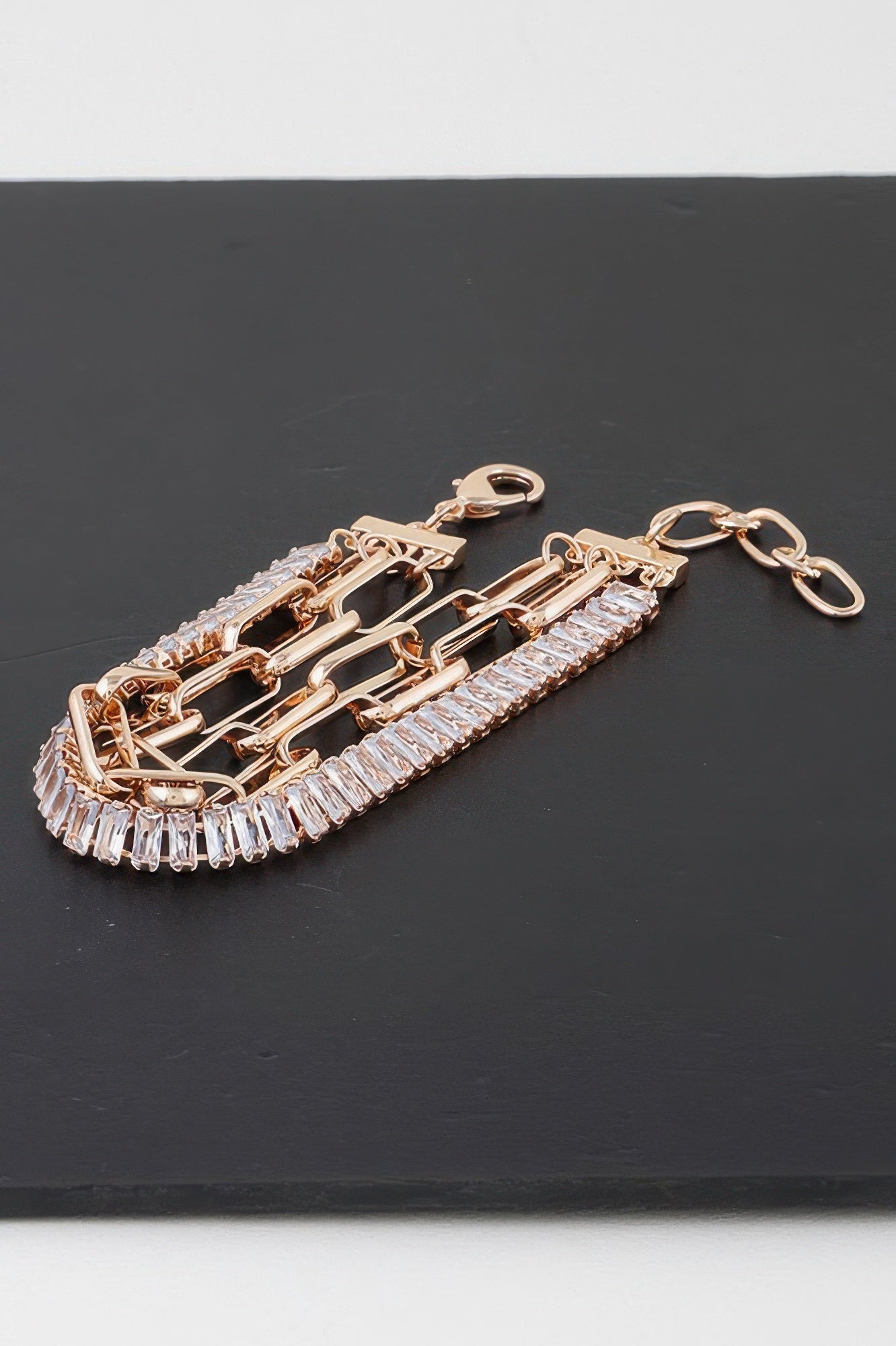 Chainlink Armband goldfarben, rechteckig klare Steine im Rahmen, Glieder & Karabinerverschluss