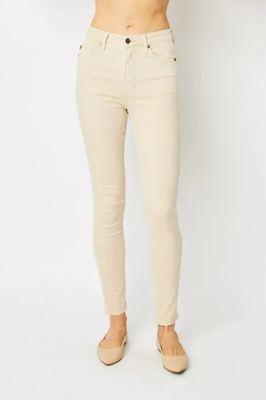 Judy Blue skinny jeans, bone color, front pockets and button closure