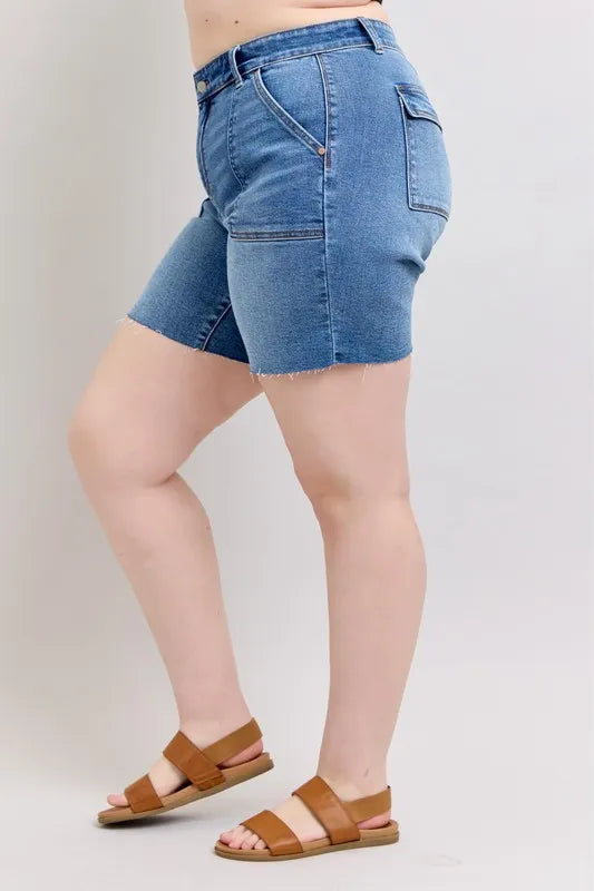 Denim bermuda shorts with mid-rise waist and side pockets, plus size; back flap detail