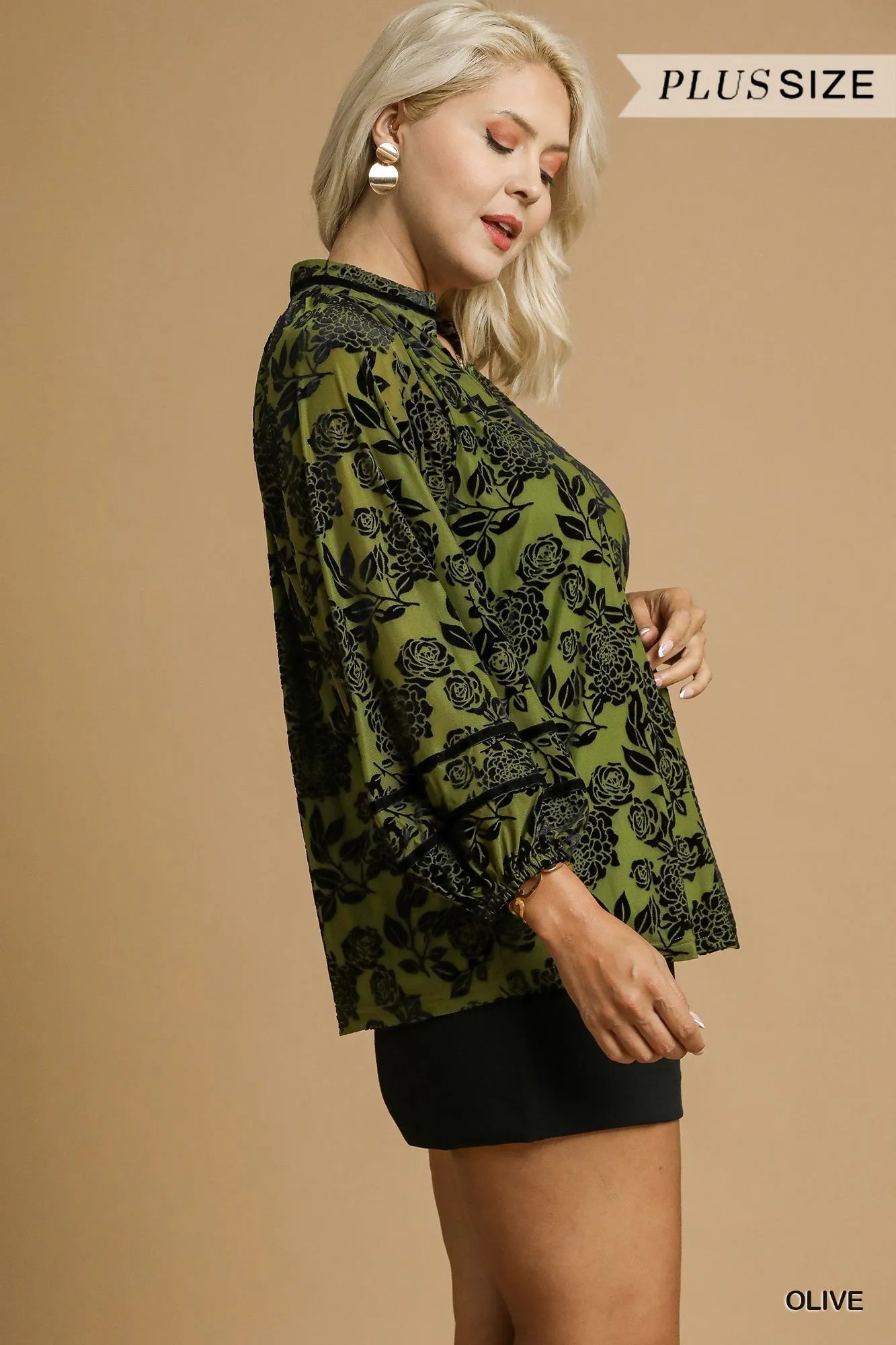 Umgee Full Size Floral Velvet Blouse with Balloon Sleeves Plus Size - Tigbul's Variety Fashion Shop