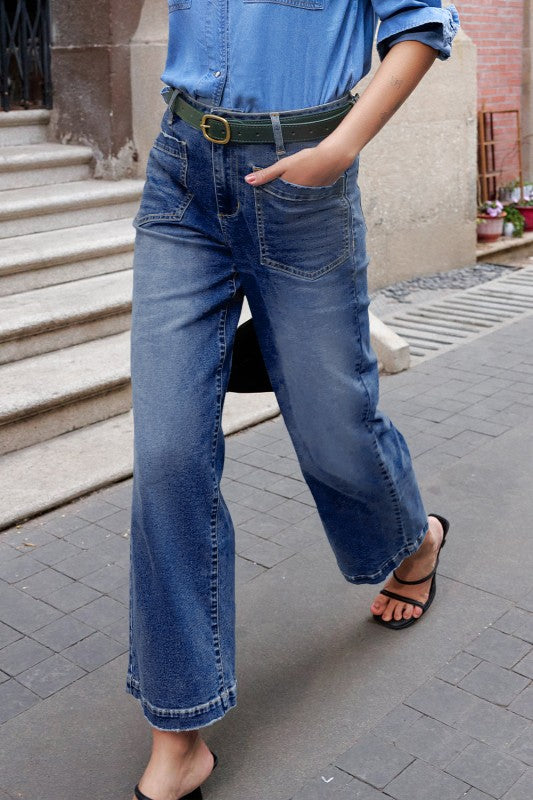 High-Waist Straight-Leg Denim Jeans mit Patch-Taschen, bläulich