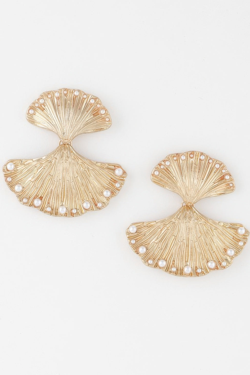 Gold double pearl clam-shell earrings with fan ridges and white pearl dots