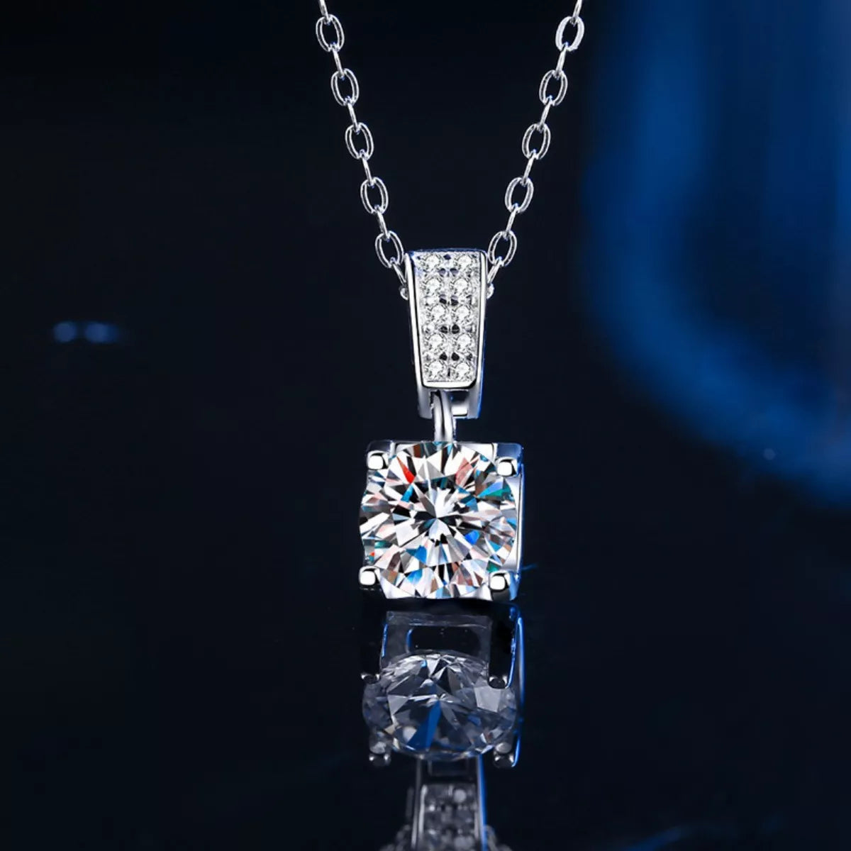 1-Karat Moissanit-Halskette aus 925er Silber mit quadratischem Anhänger und Kette