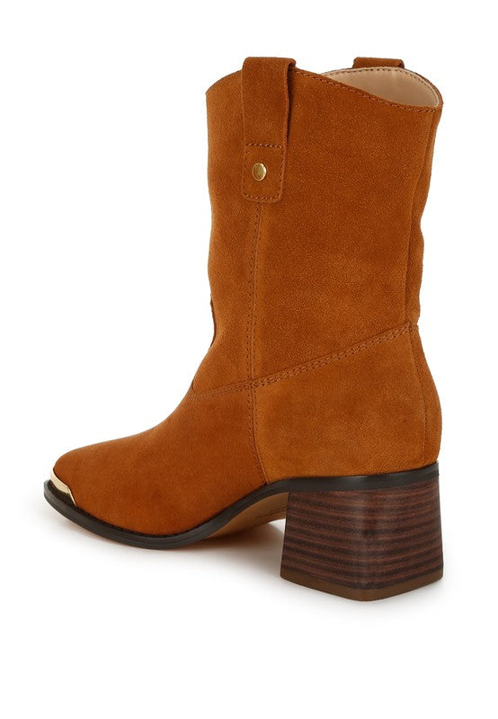 Emberly Suede Square Toe Ankle Boots, seitliche Ansicht mit Blockabsatz