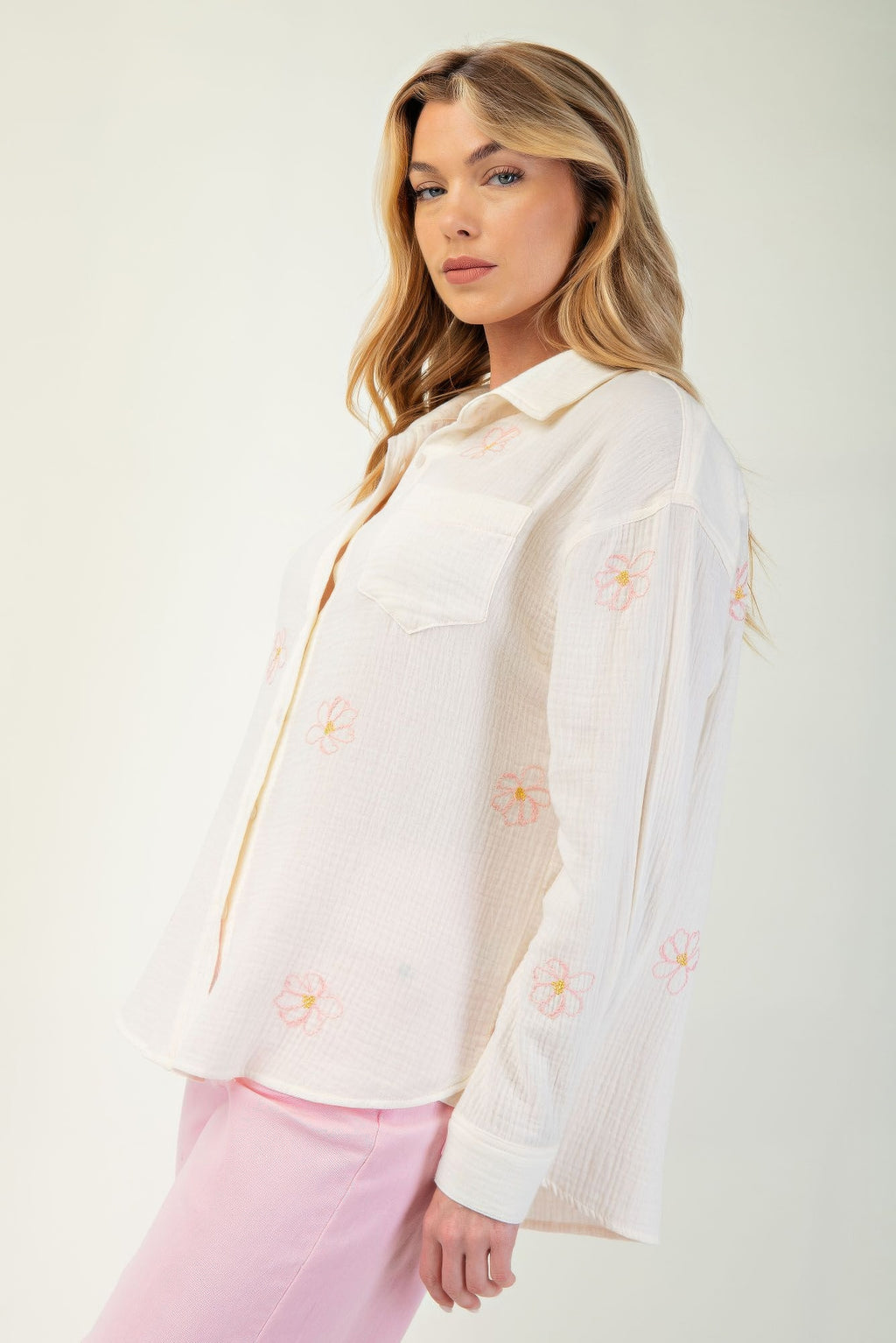 Cream cotton gauze button-down shirt, embroidered flowers and chest pocket