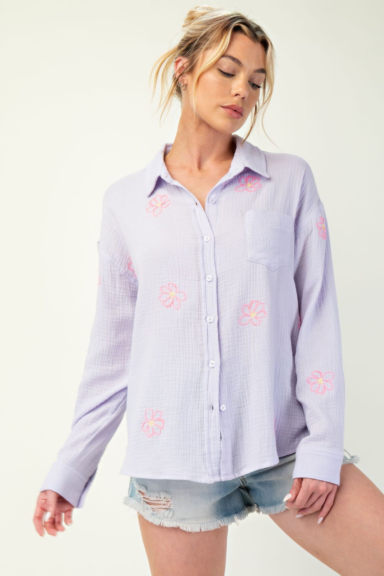 Lavender cotton gauze button-down shirt with pink floral embroidery and front pocket