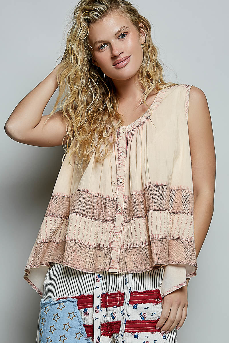 Ärmelloses Tanktop in Blush mit Rundhals, Knopfleiste vorn und Spitzeinsätzen