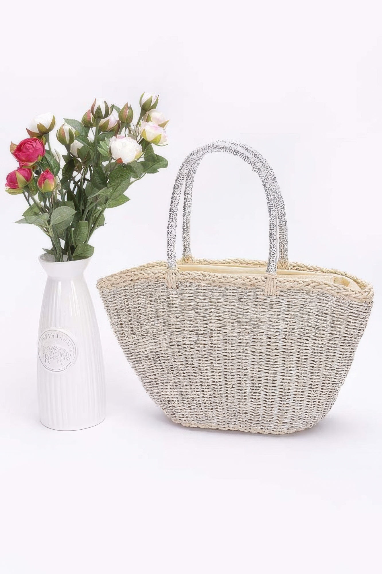 Faux-Straw-Sunshine-Tote, silberfarbene Henkel, geflochtener Korb
