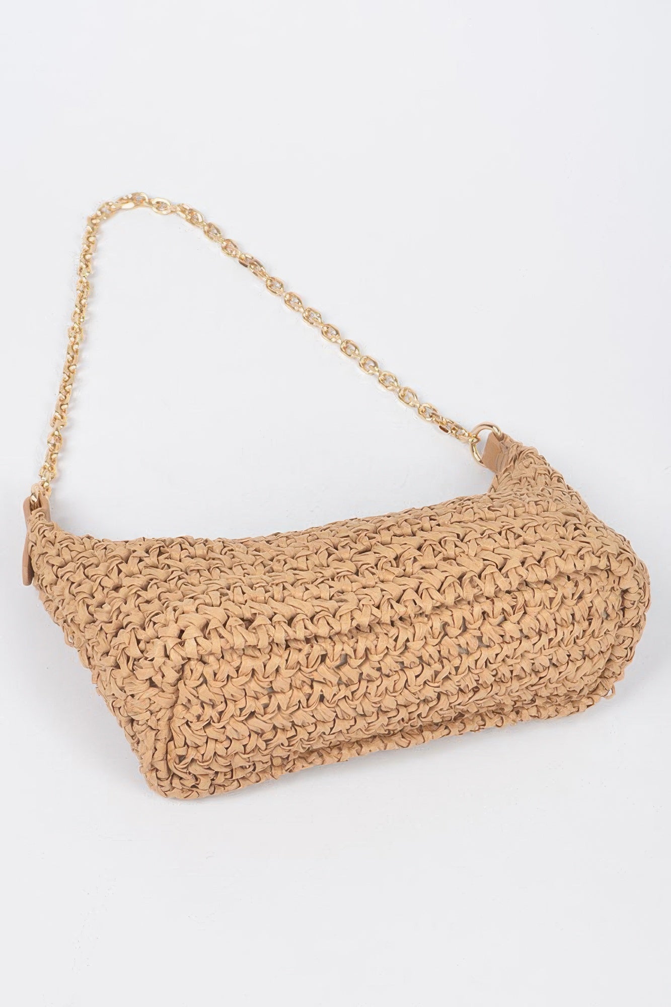 Khaki faux straw zip chain shoulder clutch, gold chain strap detail