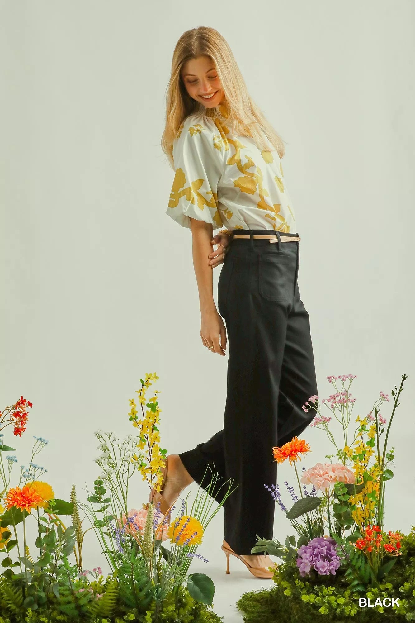 Black Umgee button-stretched pants, high-rise waist, relaxed wide-leg silhouette