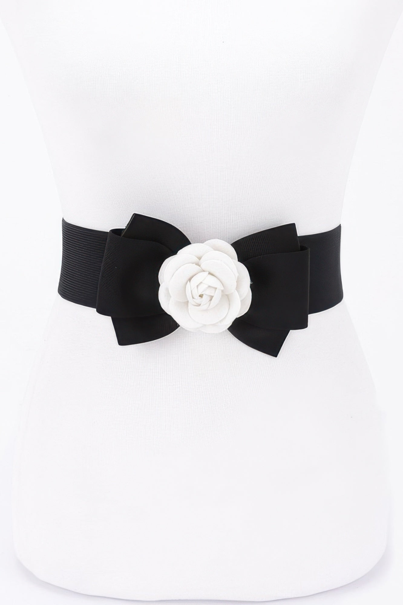 Flower Bow Elastic Belt mit schwarzem Band und weißer Blume am Knoten