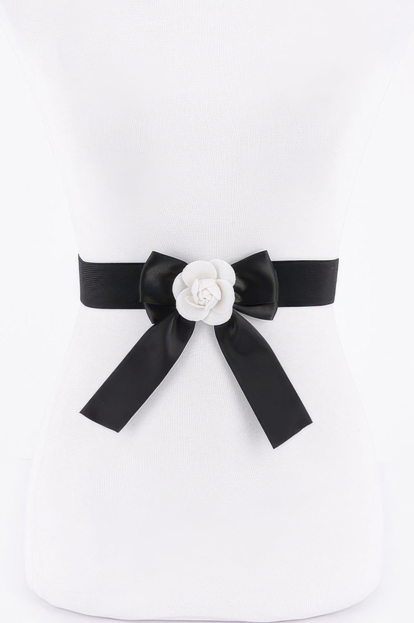 Flower satin ribbon elastic belt, black with white flower bow