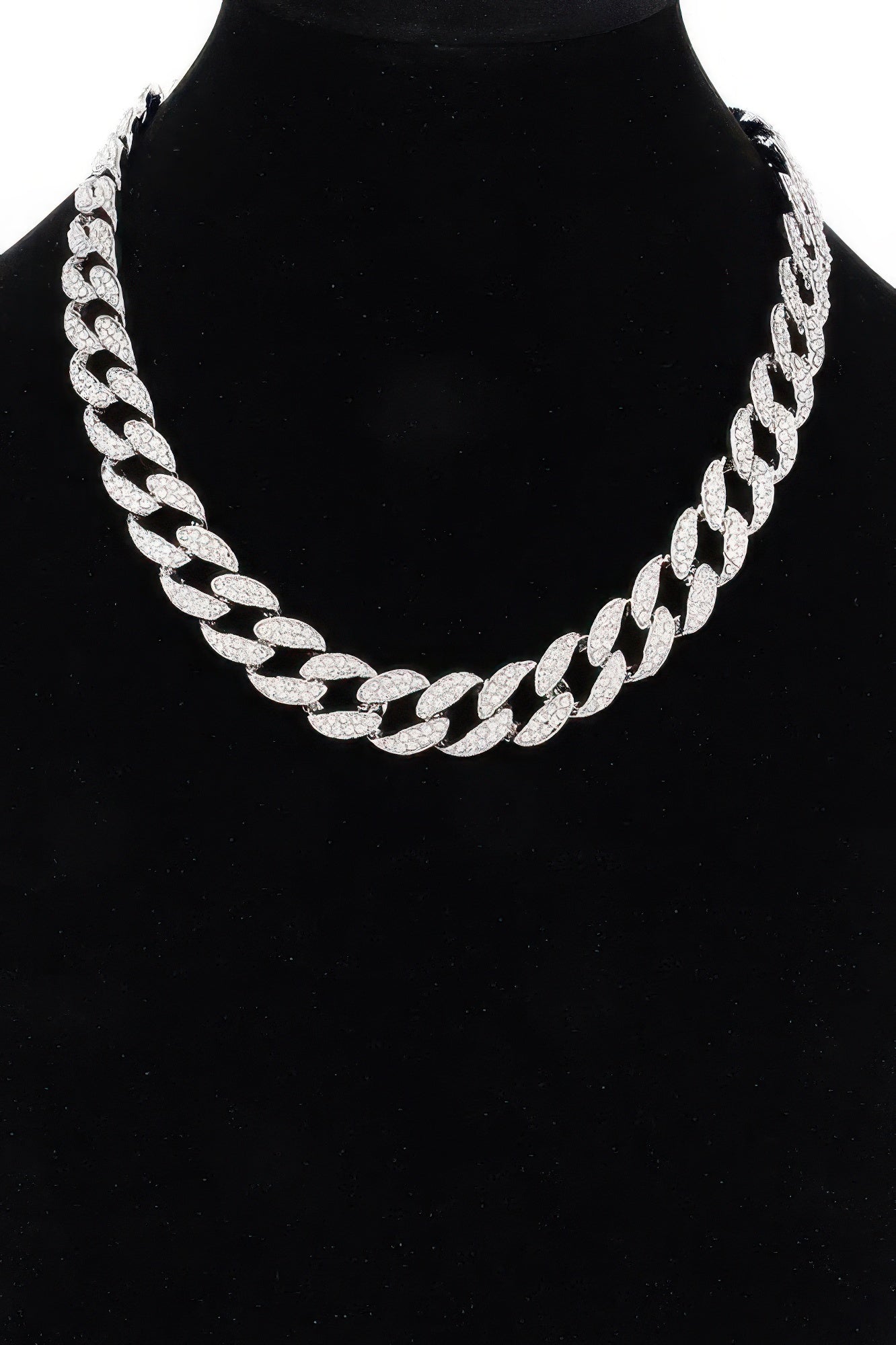 Hammered Bulk Chain Necklace in silver tone with hammered link chain