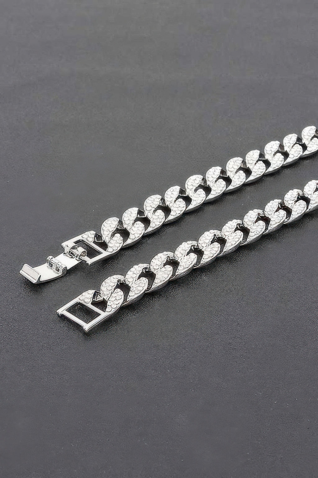 Silver hammered link chain necklace with rectangular clasp details