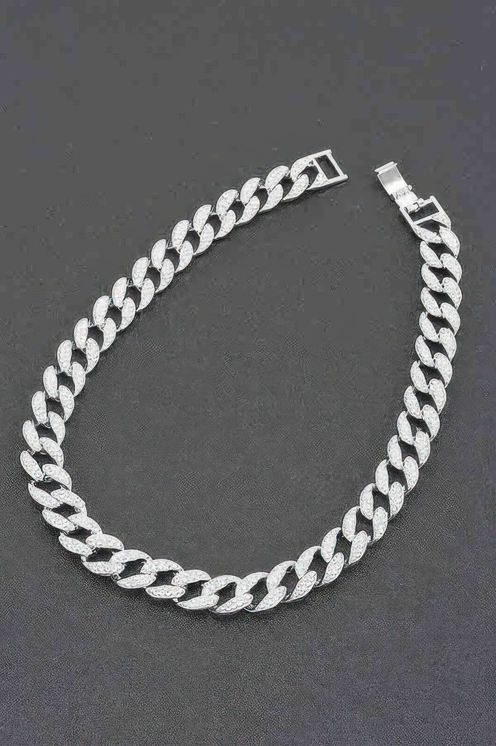 Silver hammered bulk chain necklace with link pattern and clasp at top