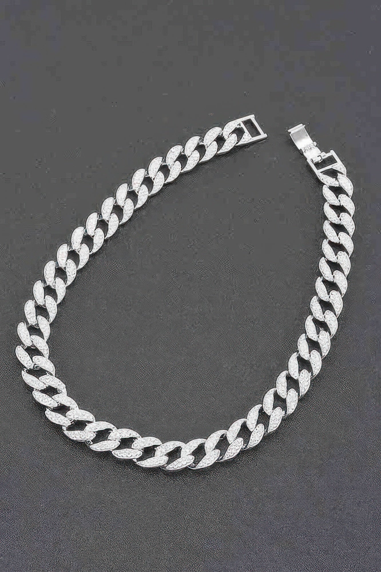 Silver hammered bulk chain necklace with link pattern and clasp at top