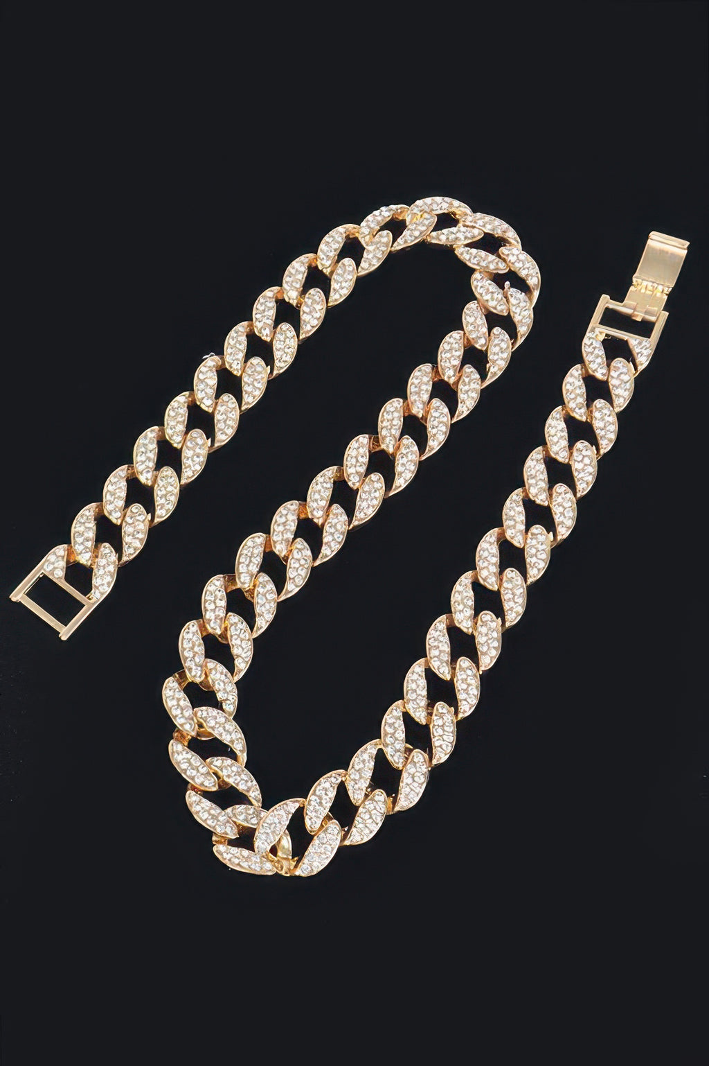 Gold hammered bulk chain necklace with square clasp and chunky link pattern