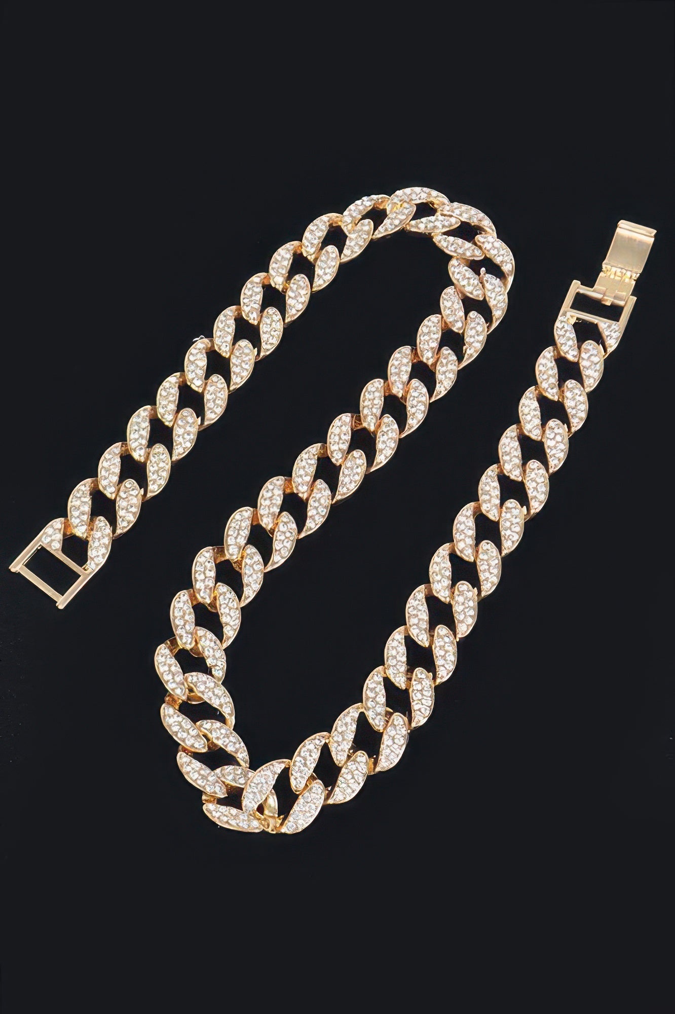 Gold hammered bulk chain necklace with square clasp and chunky link pattern