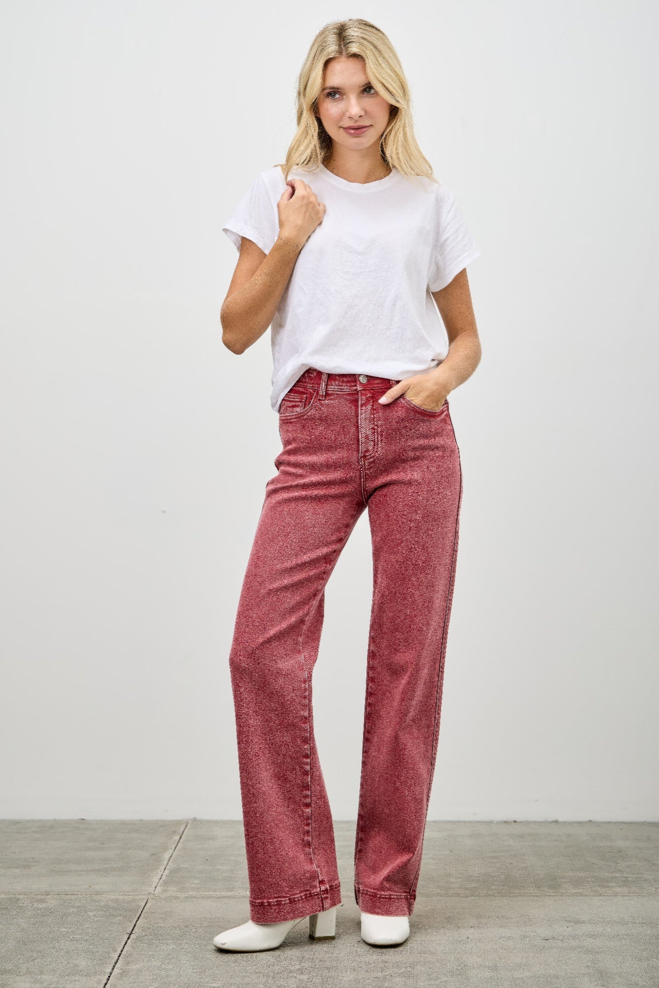 High Rise Slim Wide Straight Jeans, dunkelrot, hoher Bund, gerades weites Bein