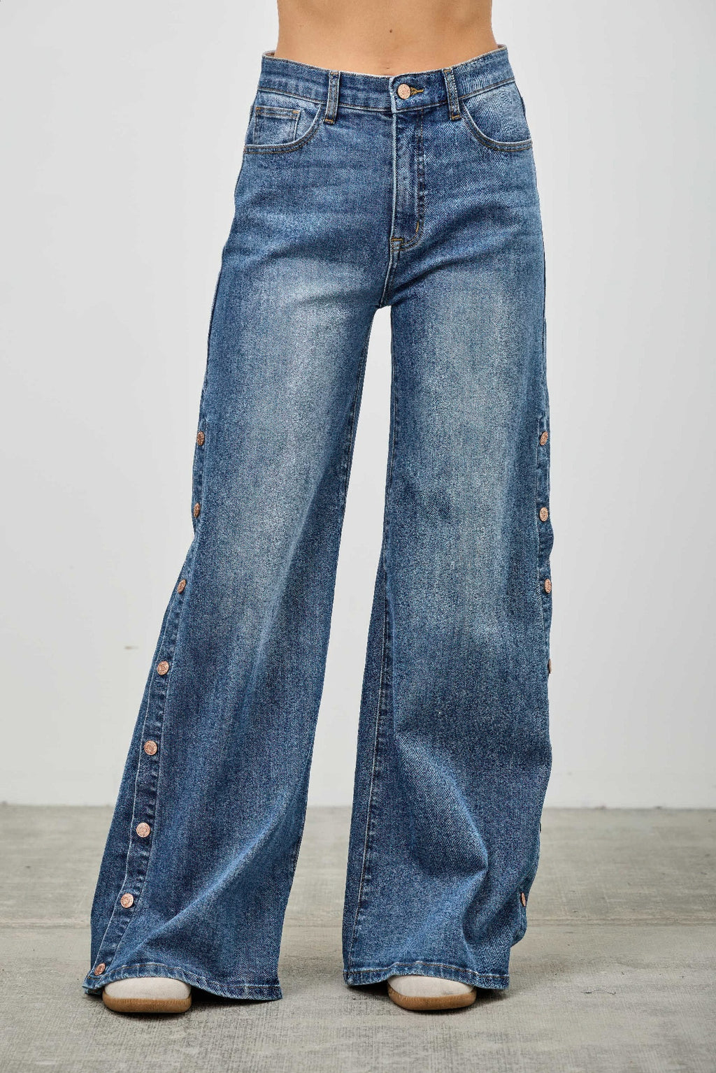 High Rise Wide-Leg Jeans mit Druckknöpfen am Seitenstreifen, hellblau Denim