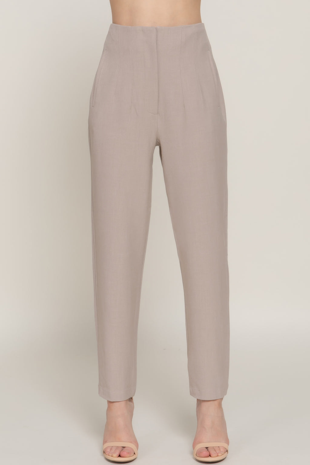 High-waist long pants in heather taupe, pintuck front and tapered leg