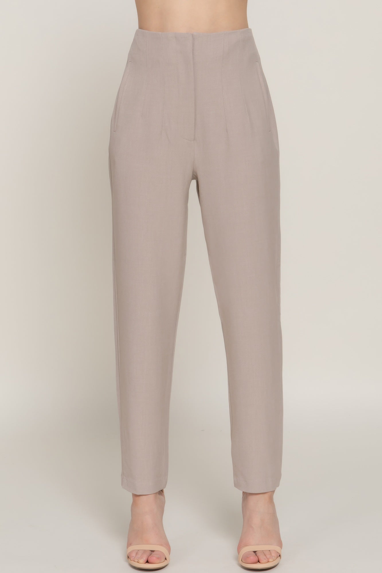 High-waist long pants in heather taupe, pintuck front and tapered leg