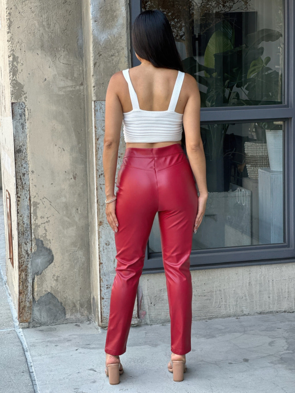 High-waisted faux leather skinny jeans, rot, schmale Beinform, Gesäßnähte