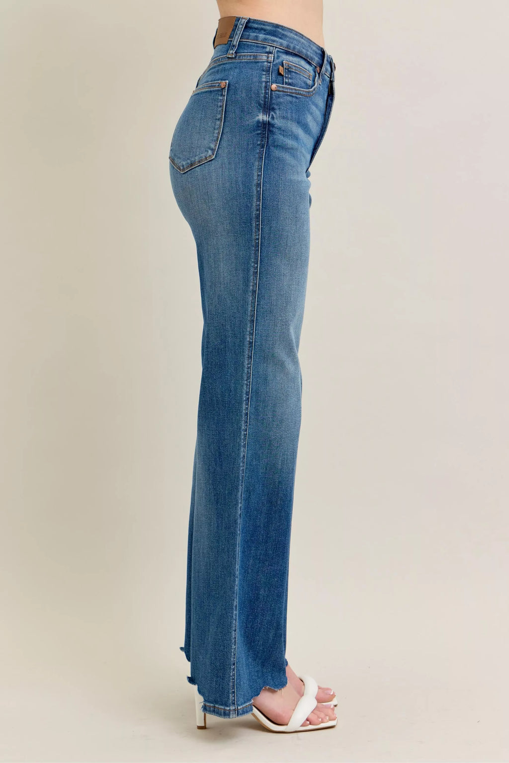 Seitansicht: High-Waist Wide-Leg Jeans mit destroyed Saum und Taschennaht, Medium Blue