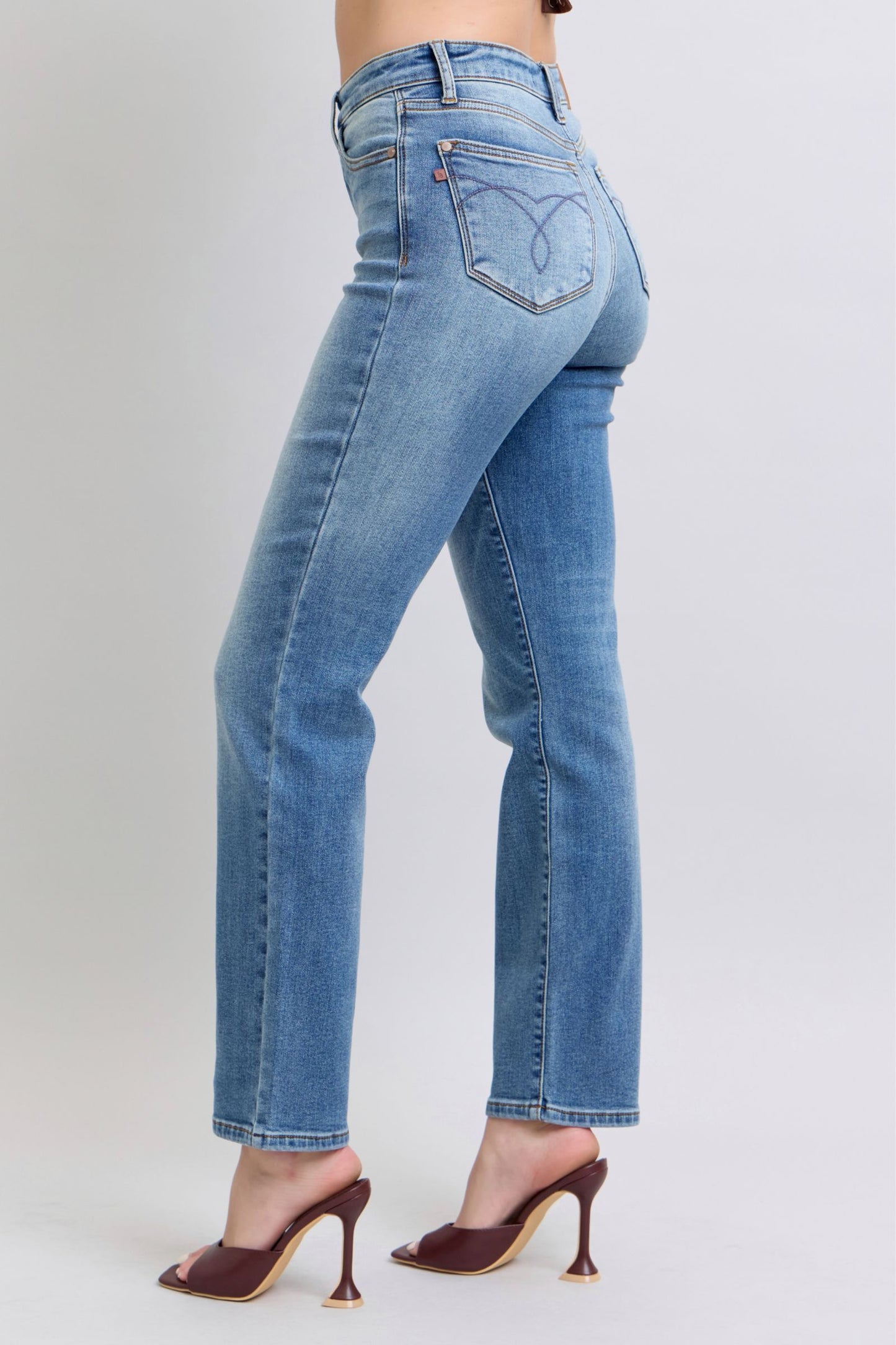 Judy Blue Full Size Wash Thermal Straight Jeans with Pockets - Tigbul's Variety Fashion Shop