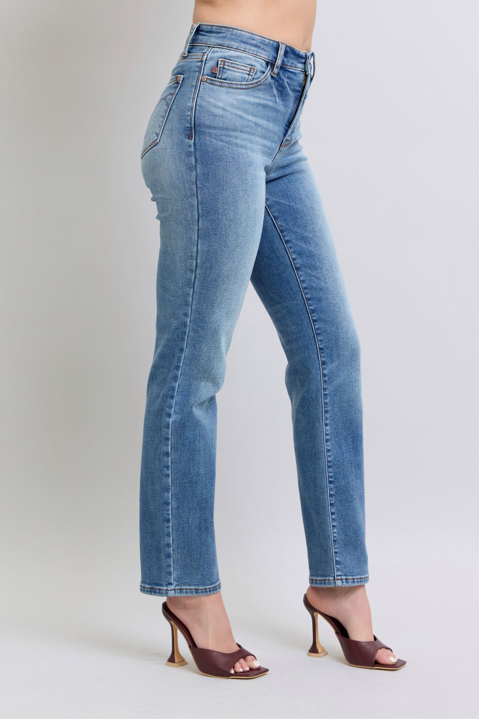 Judy Blue Full Size Wash Thermal Straight Jeans with Pockets - Tigbul's Variety Fashion Shop