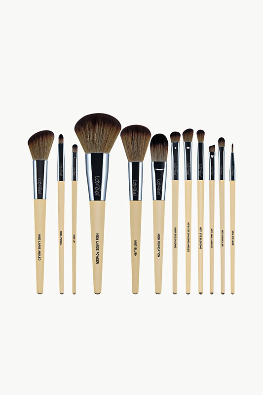 Face and eye brush set: multiple brown bristles sizes with beige handles