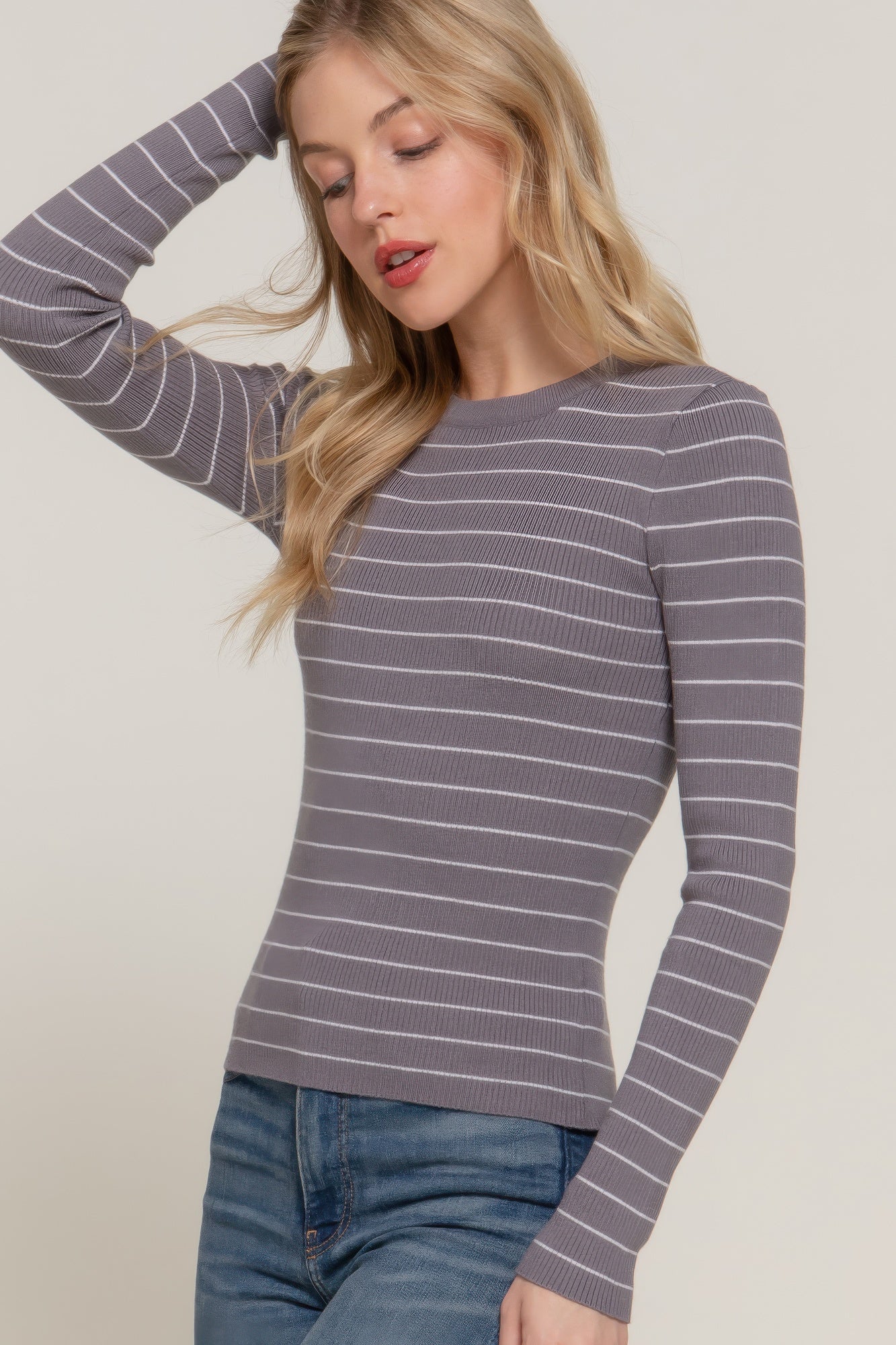 Long-sleeve crew neck striped sweater, grey/white stripes, sleeve detail