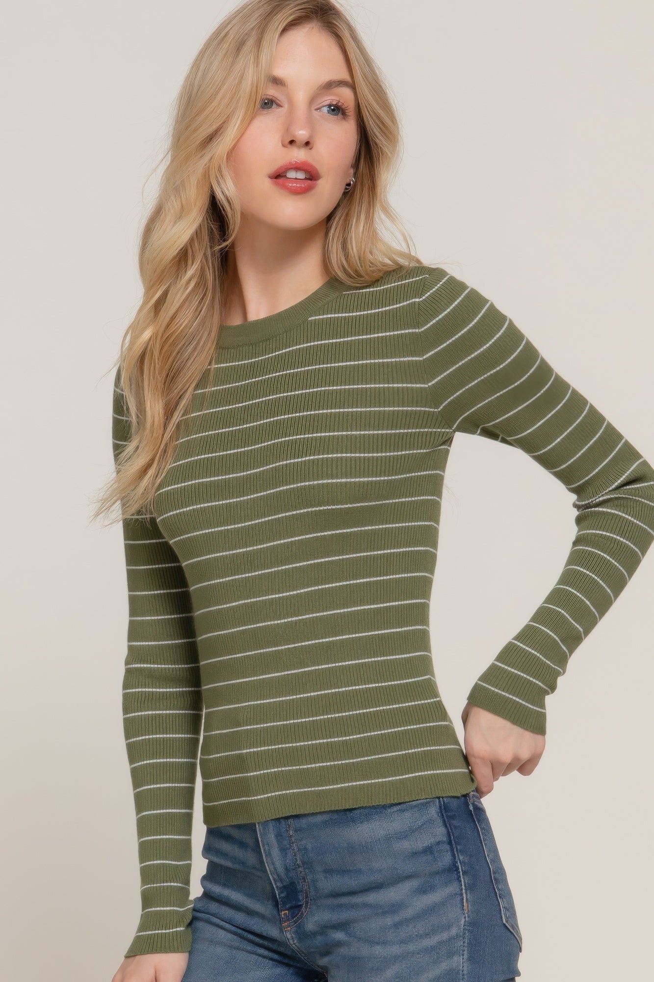 Olive/white striped long-sleeve crew neck sweater, fitted sleeves