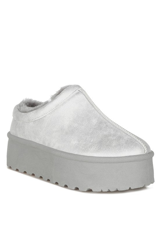 Light metallic slip-on platform shoe in faux leather with fuzzy collar and thick sole
