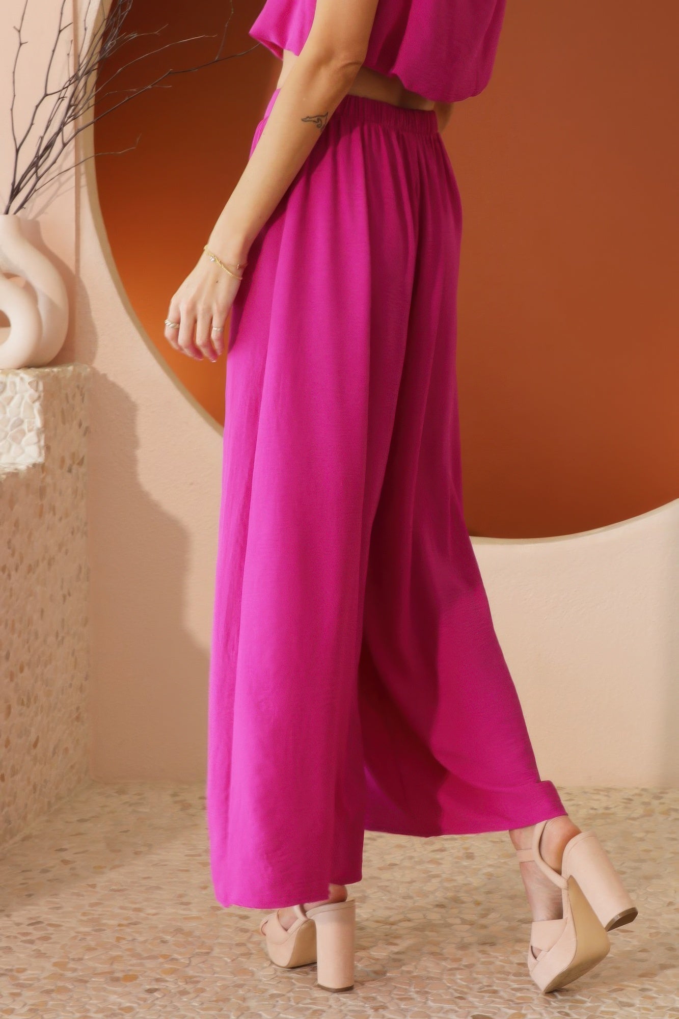 Pink wide-leg swing pants with elastic waist and wide straight swing leg opening