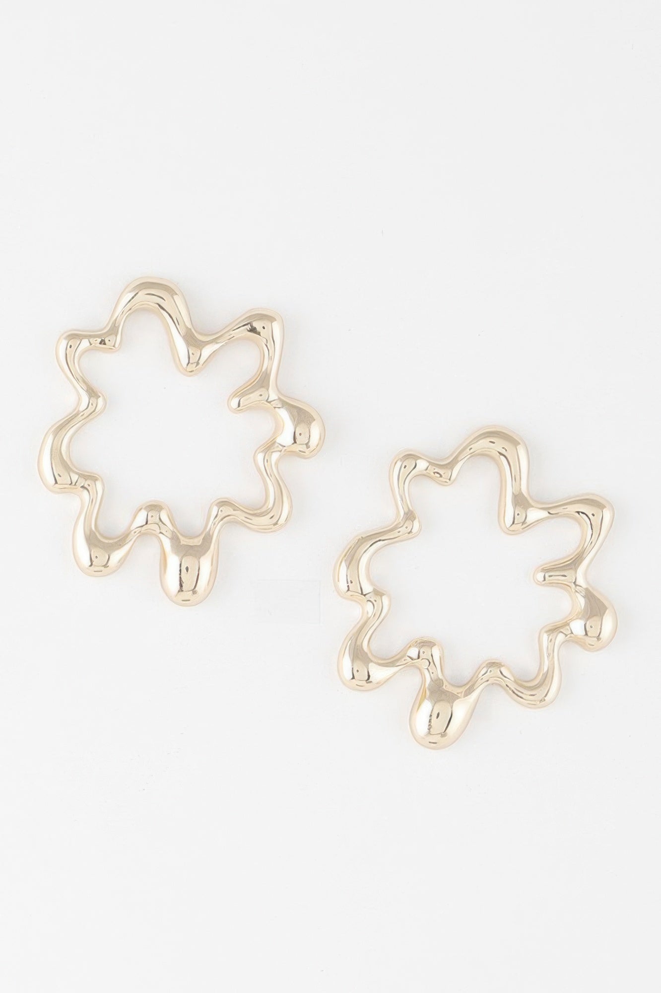 Melting circular hoop earrings, gold-tone wavy flower shape