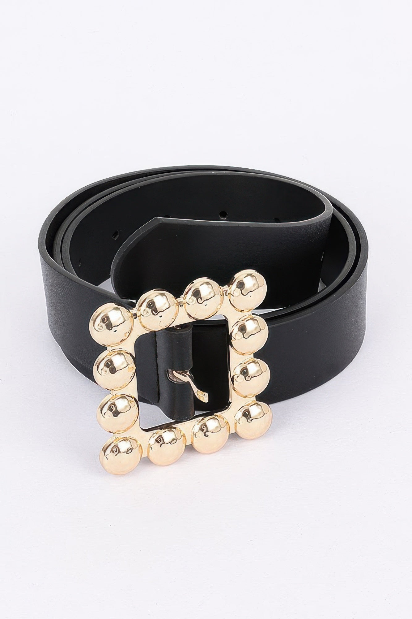 Square buckle PU belt in black, gold-tone buckle frame close-up