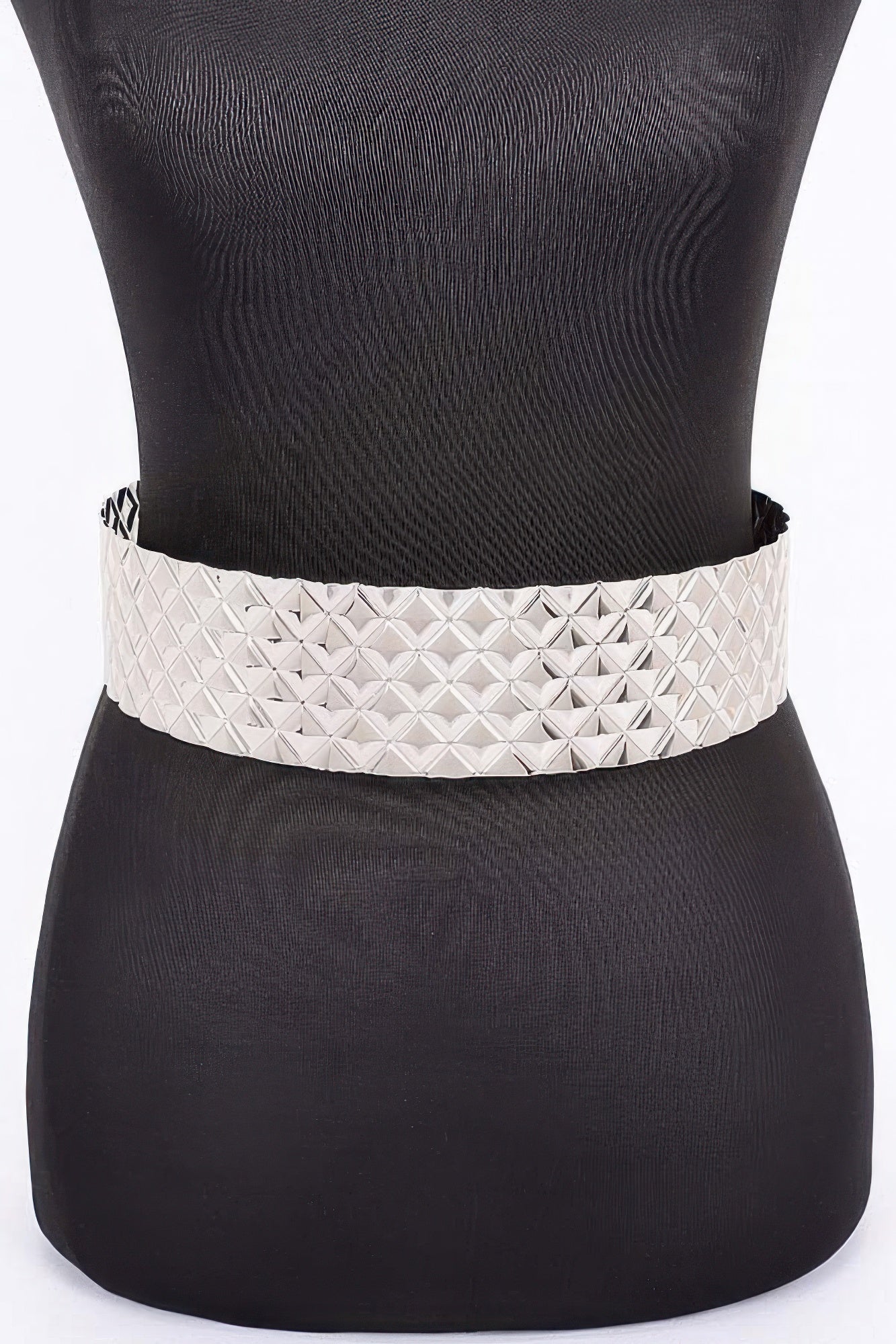 Metal waist belt with diamond pattern strip, silver/white tone finish.