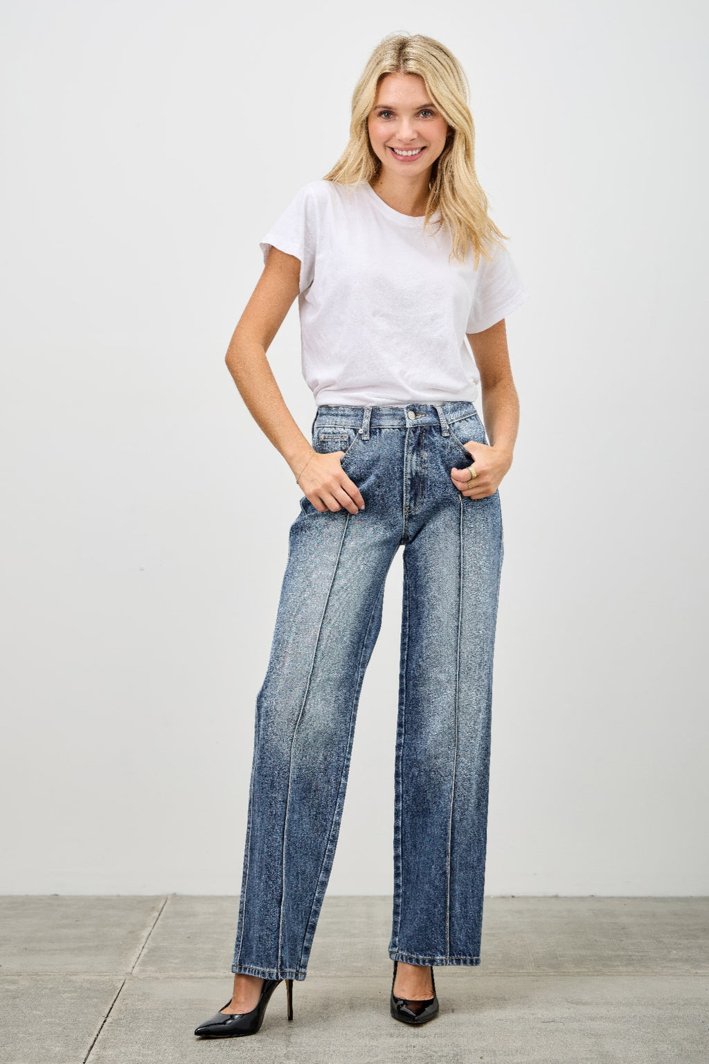 Mid-rise straight jeans with pintuck detailing, light blue wash, front pockets
