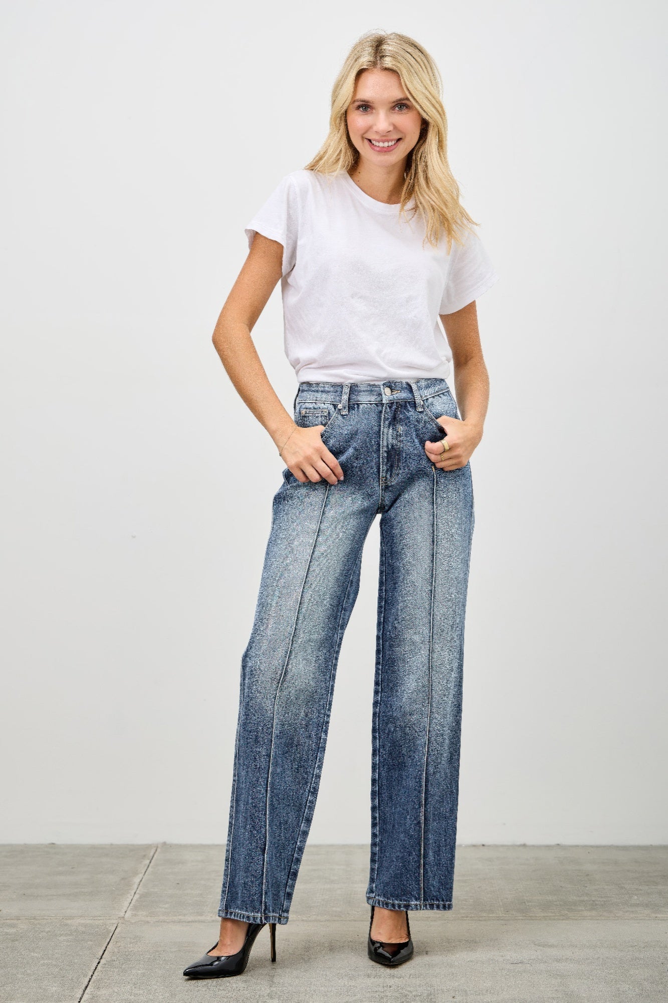 Mid-rise straight jeans with pintuck detailing, light blue wash, front pockets