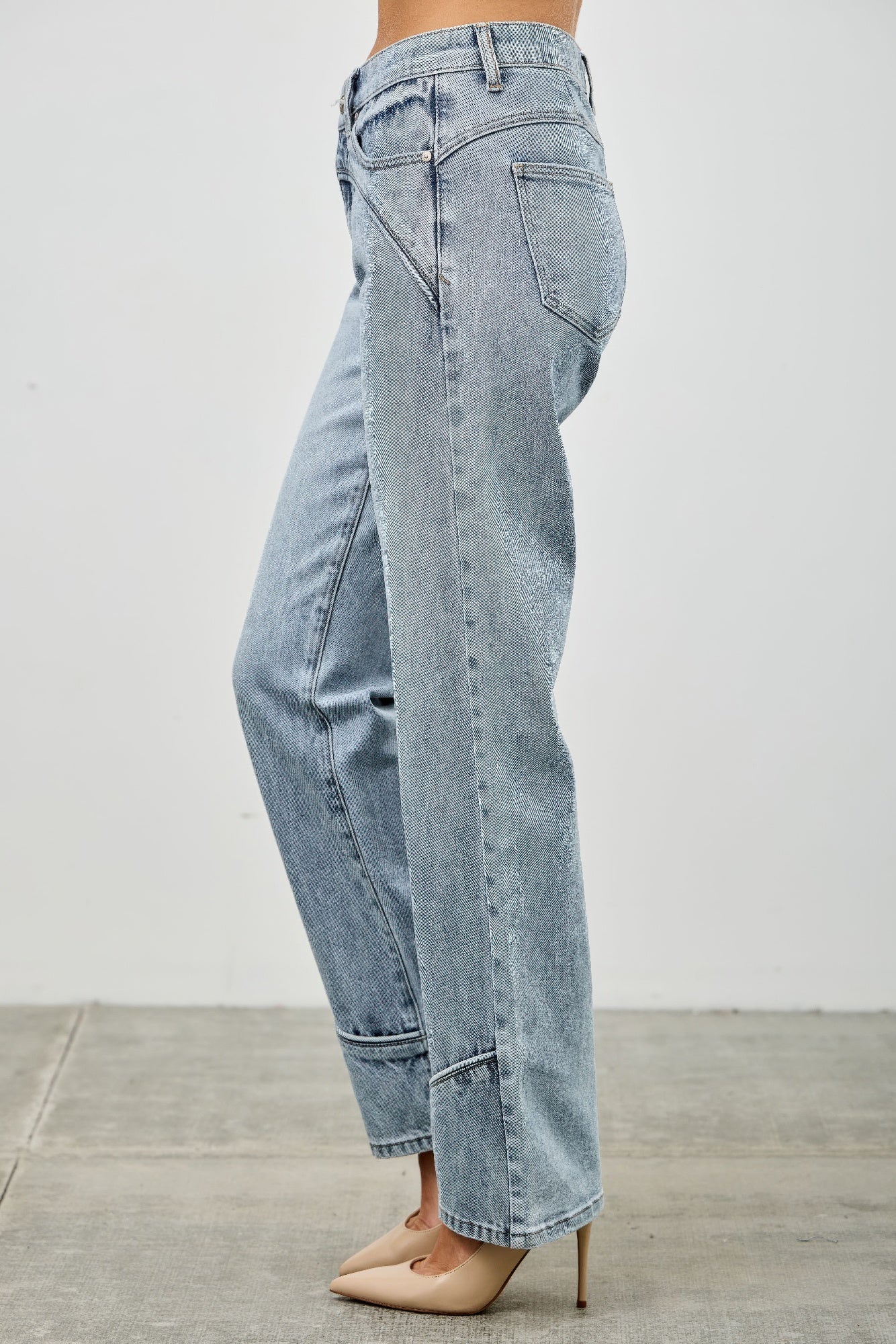 Tigbul's mid-rise straight jeans with piping detail, light-wash denim back view