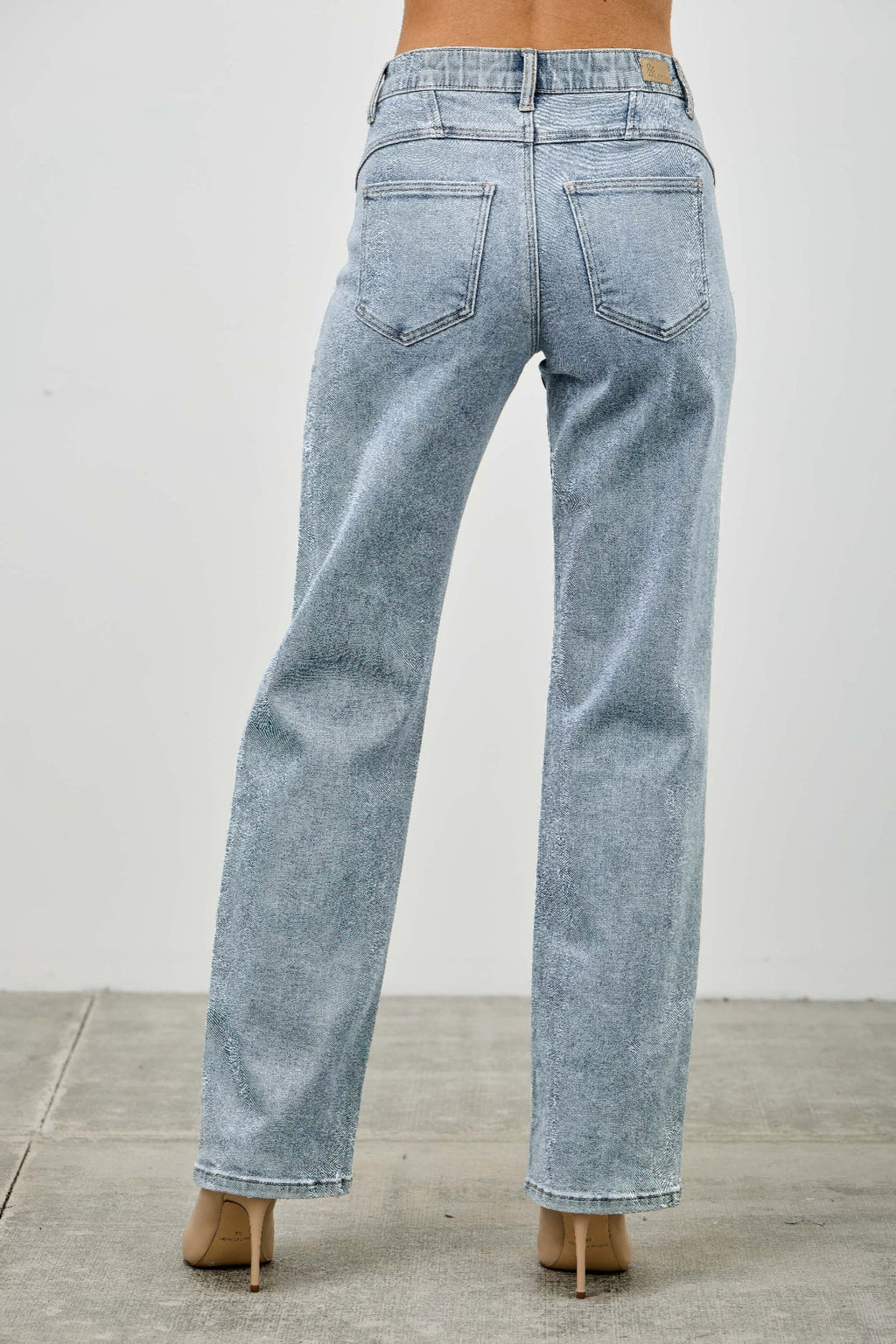 Mid-rise straight jeans with piping, light-wash denim front view