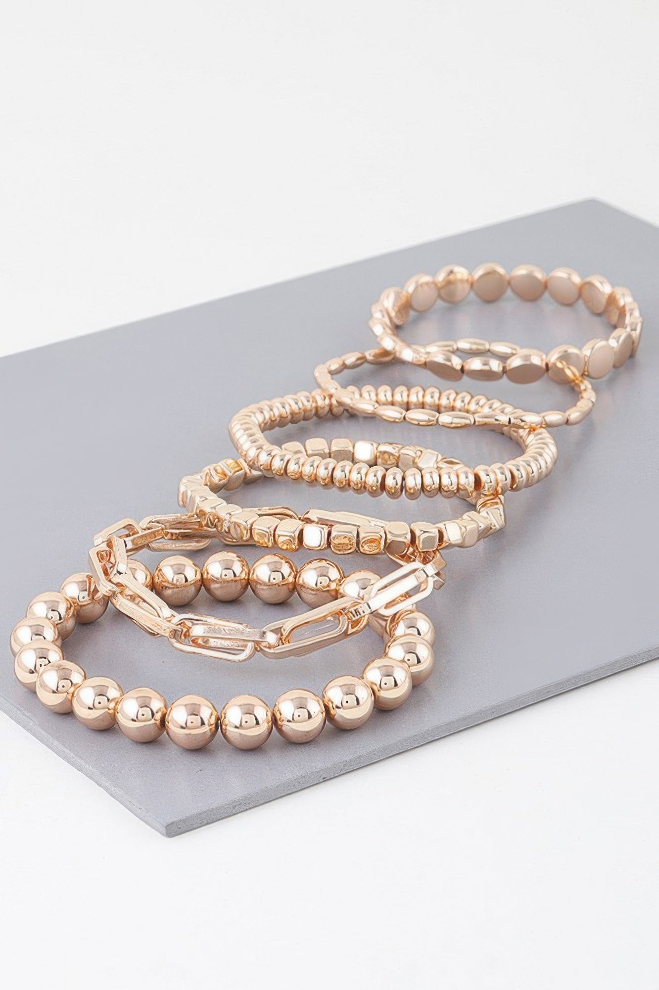Mehrreihiges Kugelperlenarmband-Set, goldfarben, mehrere Armbänder übereinander