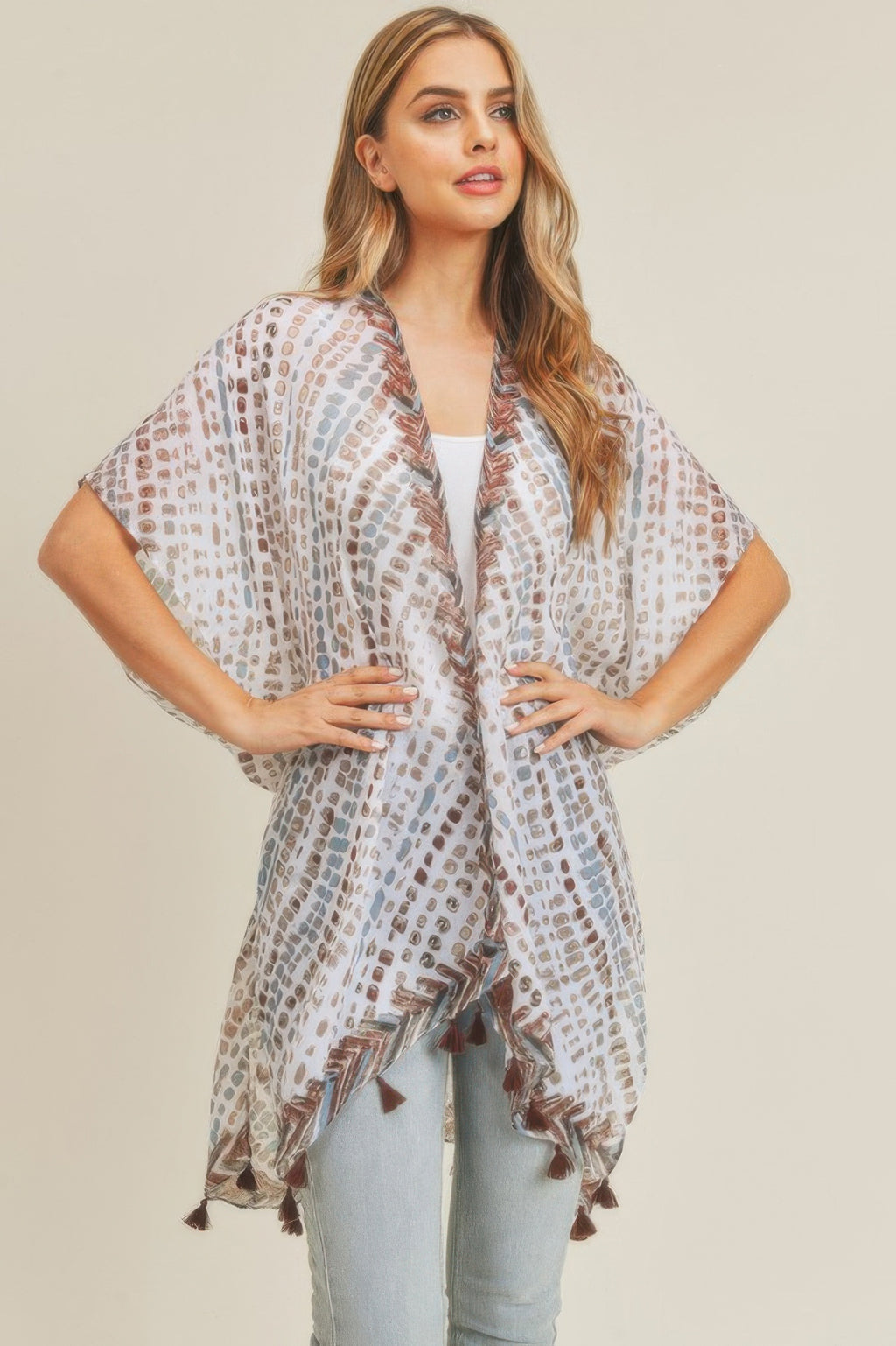 Multi dash pattern tassel kimono, wide sleeves, white with brown print and short tassels