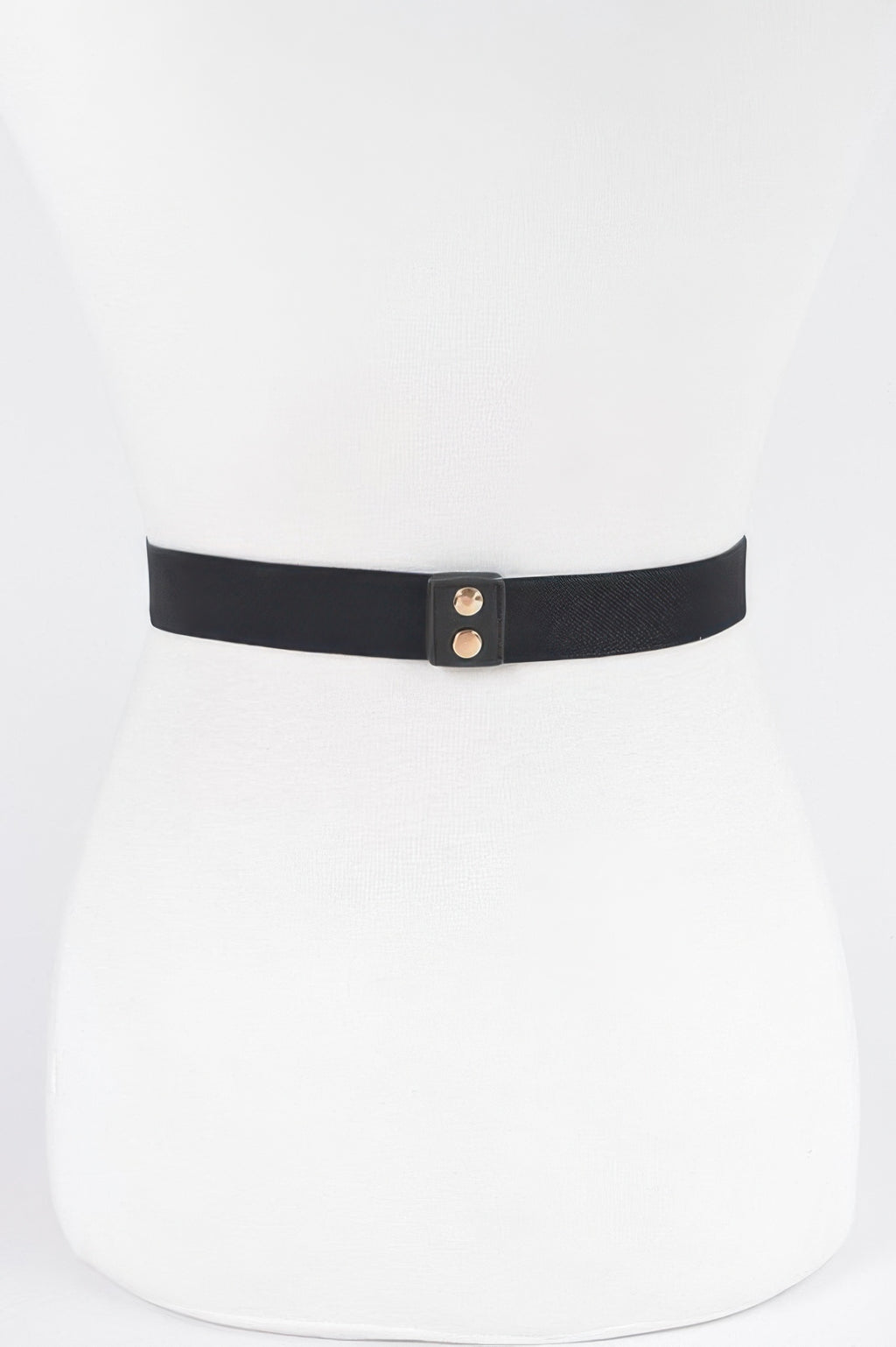 Schwarzer elastischer Plus-Size-Gürtel mit rechteckiger Klemme und goldenen Ösen