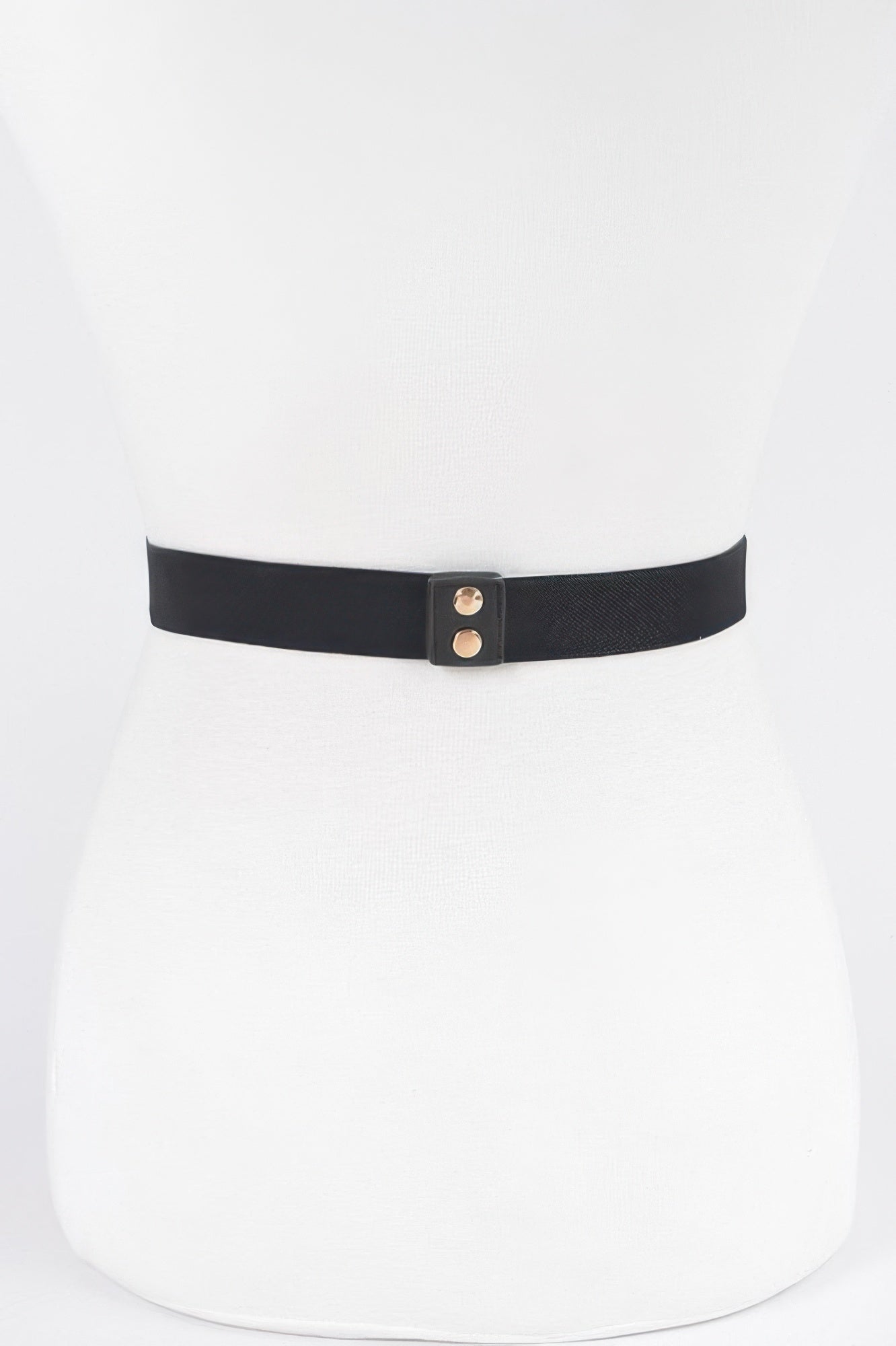 Schwarzer elastischer Plus-Size-Gürtel mit rechteckiger Klemme und goldenen Ösen