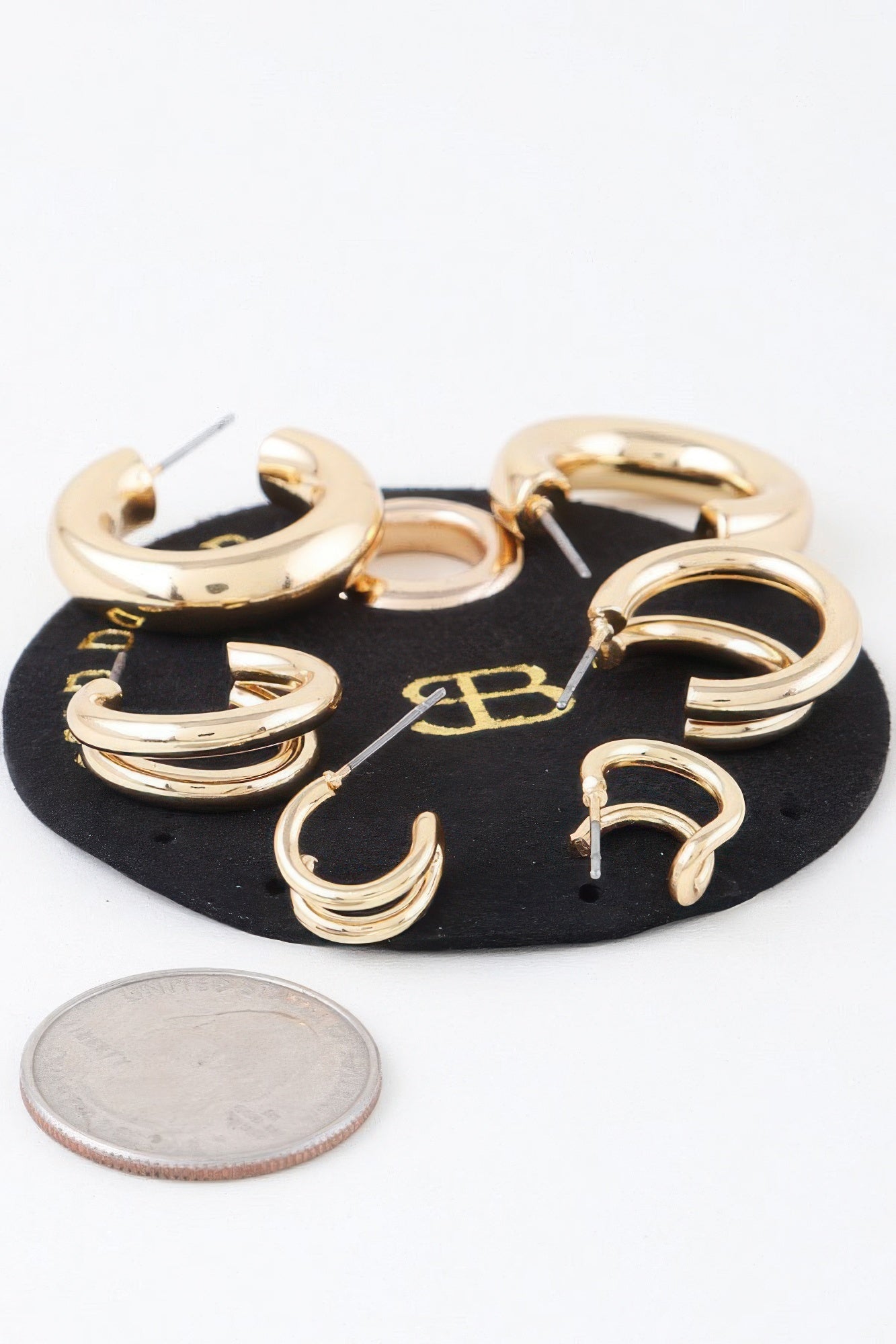 Multi Shiny Hoop Earrings Set, goldfarben: gemischte Creolen in unterschiedlicher Größe
