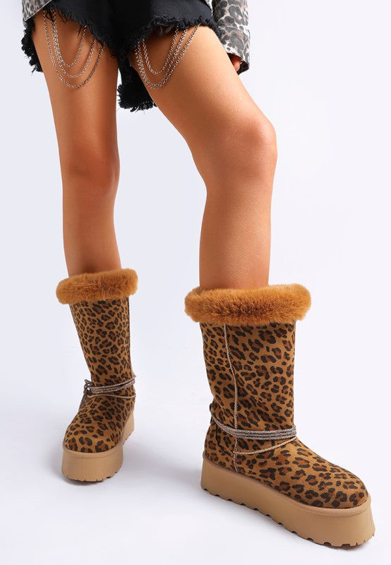 Leopard snow boots with faux-fur cuffs, lace-up front ties, round toe