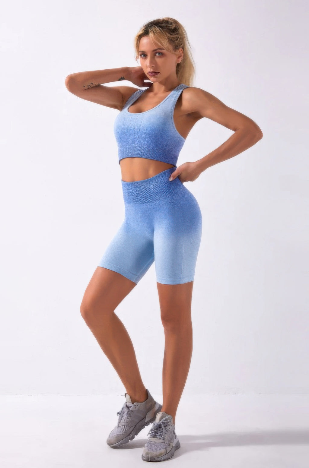 Ombre nahtloses 2‑teiliges Set in Blau: Sport‑BH-Crop und kurze Leggings
