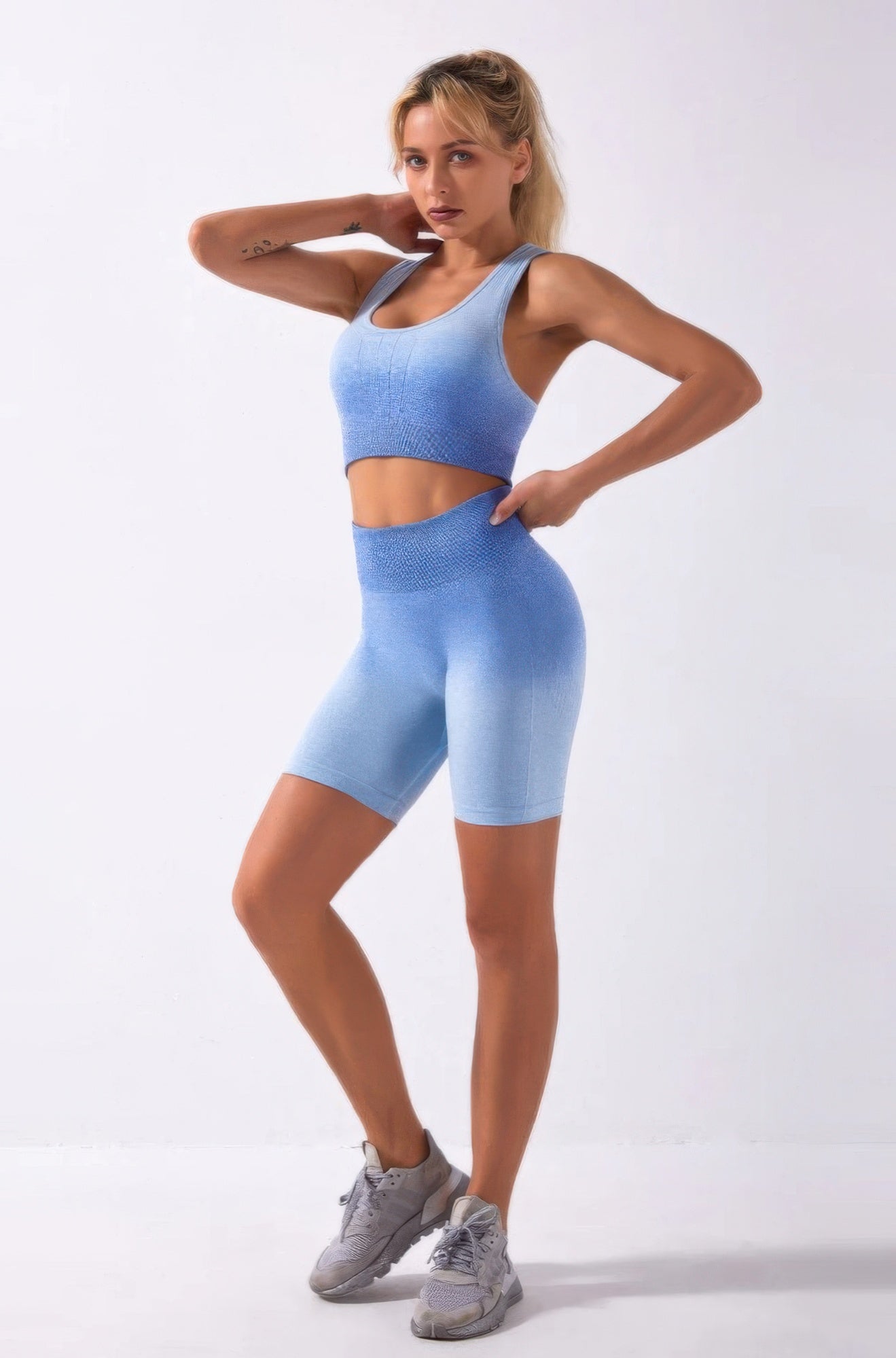 Ombre nahtloses 2‑teiliges Set in Blau: Sport‑BH-Crop und kurze Leggings